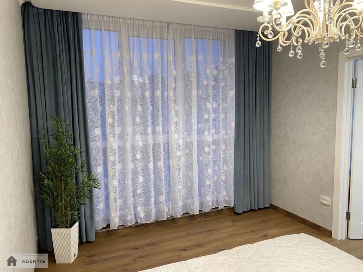 Сдам квартиру 2 комнаты, 52 m², 10 эт./11 этажей. 21, Центральна вул., Киев. 