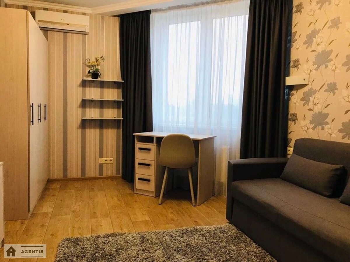 Сдам квартиру 3 комнаты, 104 m², 11 эт./25 этажей. Рижская, Киев. 