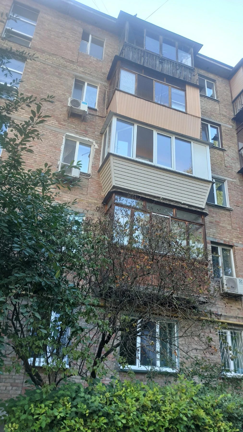 Продажа квартиры 2 комнаты, 45 m², 5 эт./5 этажей. 72, Щербаківського, Киев. 