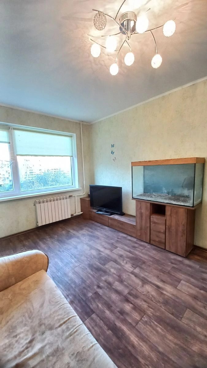 Здам квартиру 3 кімнати, 60 m², 6 пов./9 поверхів. 4, Левка Лукяненка вул. (Маршала Тимошенка), Київ. 