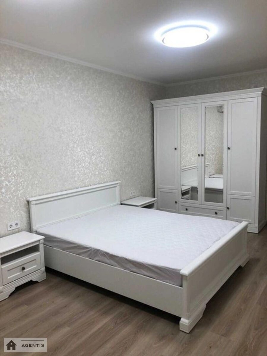 Apartment for rent 1 room, 50 m², 11th fl./26 floors. 1, Obolonskiy 1, Kyiv. 