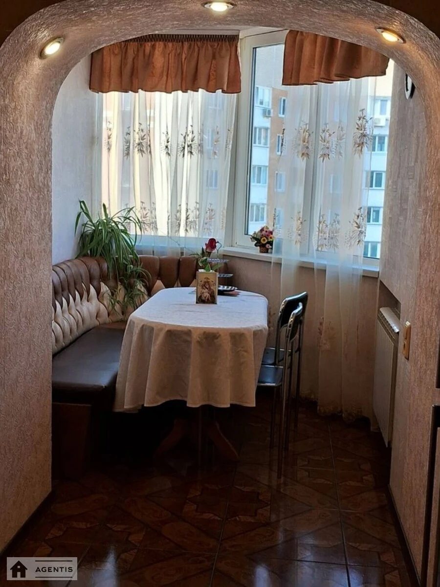 Apartment for rent 3 rooms, 100 m², 14th fl./14 floors. 12, Urlivska 12, Kyiv. 