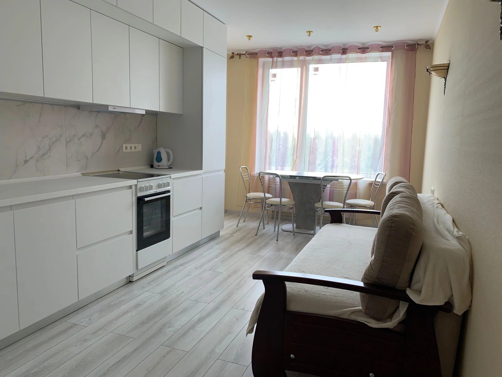 Apartment for rent 2 rooms, 66 m², 8th fl./35 floors. 1, Akademika Zabolotnoho vul., Kyiv. 