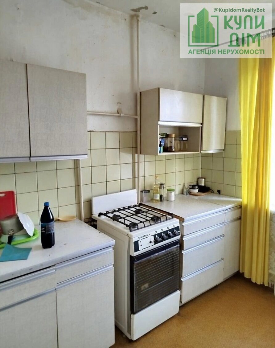 Apartments for sale 2 rooms, 46 m², 3rd fl./9 floors. Vokzalna vulytsya Zhovtnevoyi Revolyutsiyi, Kropyvnytskyy. 