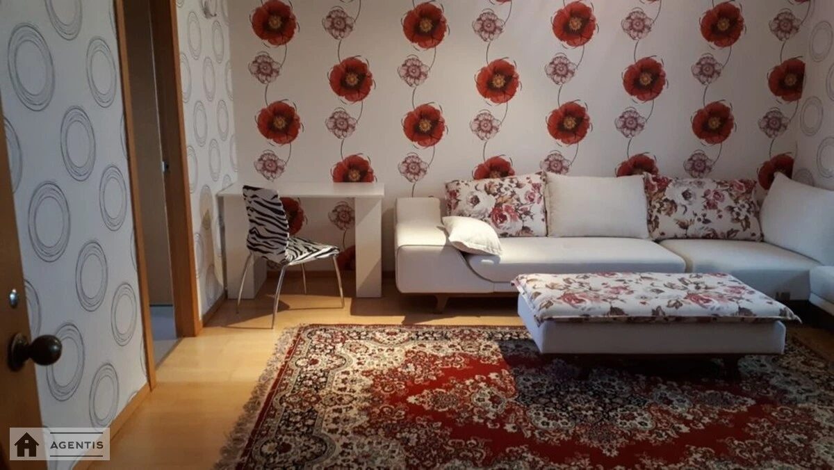 Apartment for rent 3 rooms, 85 m², 9th fl./9 floors. 27, Pryrichna 27, Kyiv. 