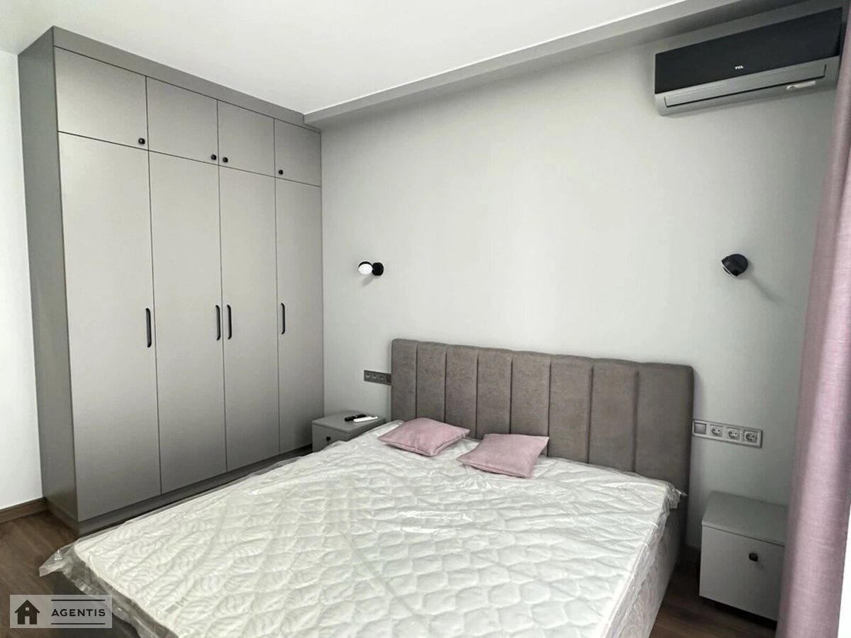 Сдам квартиру 1 комната, 40 m², 2 эт./16 этажей. 28, Михайла Максимовича вул. (Онуфрія Трутенка), Киев. 