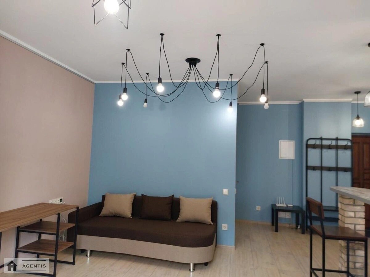 Сдам квартиру 1 комната, 41 m², 5 эт./9 этажей. 9, Метрологическая 9, Киев. 