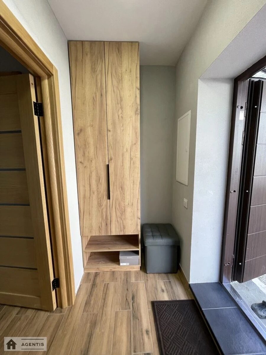 Здам квартиру 1 кімната, 40 m², 1 пов./2 поверхи. 11, Лісова вул., Київ. 