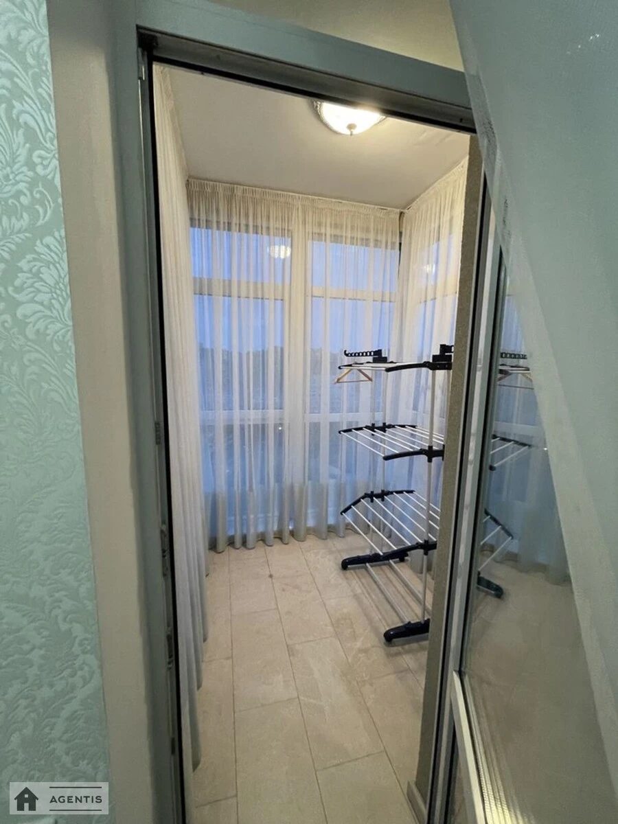 Apartment for rent 3 rooms, 120 m², 9th fl./30 floors. Andriya Verkhohlyada vul. Mykhayla Drahomirova, Kyiv. 