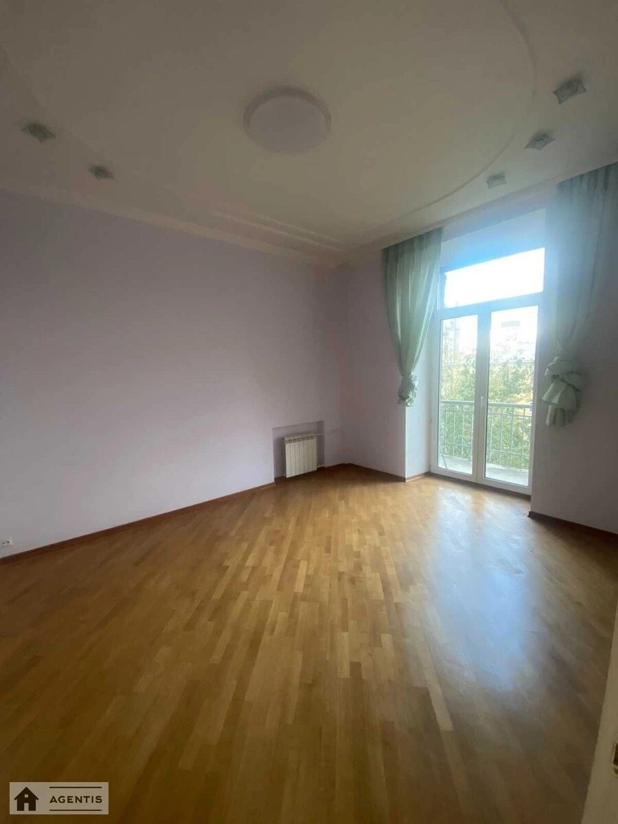 Apartment for rent 3 rooms, 119 m², 5th fl./6 floors. 15, Hreschatyk 15, Kyiv. 