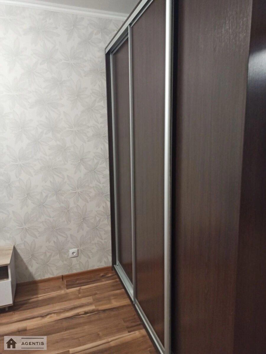 Apartment for rent 1 room, 50 m², 19th fl./24 floors. 2, Dragomanova 2, Kyiv. 