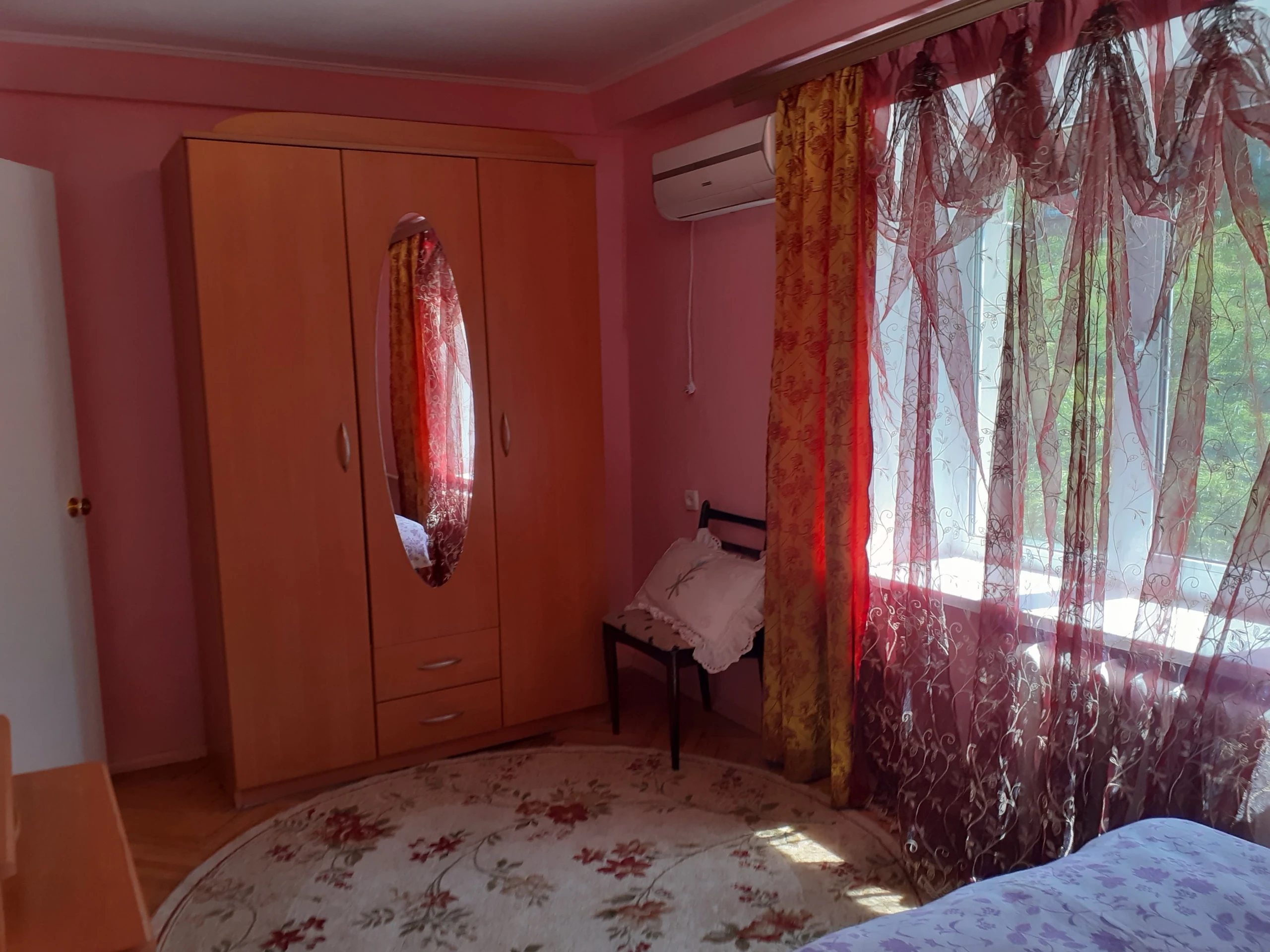 Entire place for rent 4 rooms, 90 m², 4th fl./9 floors. 9, Bul. Lesi Ukrayinky, Kyiv. 