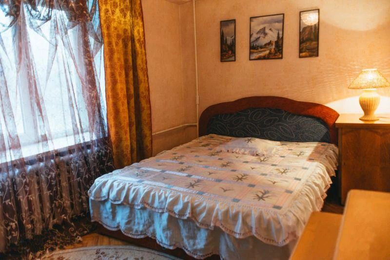 Entire place for rent 4 rooms, 90 m², 4th fl./9 floors. 9, Bul. Lesi Ukrayinky, Kyiv. 