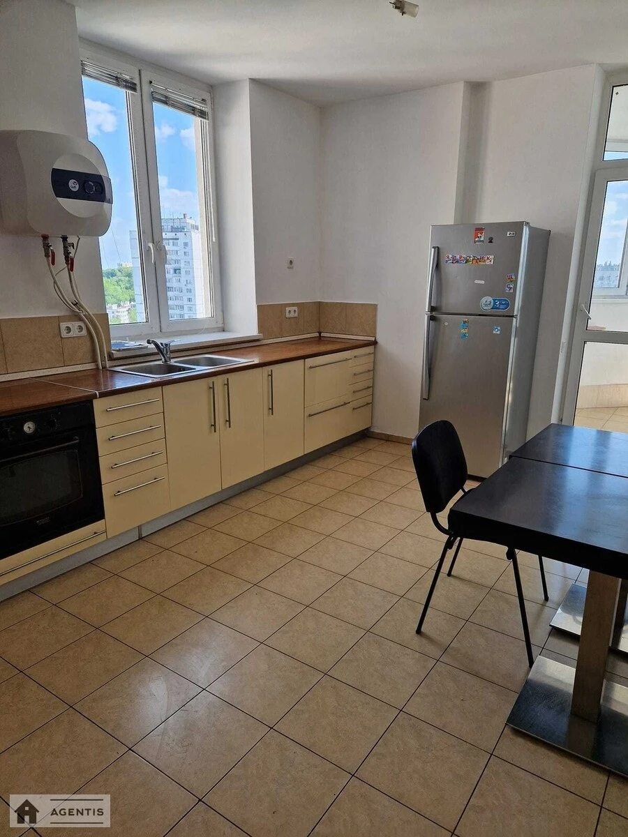 Здам квартиру 4 кімнати, 150 m², 23 пов./25 поверхів. 22, Саперно-Слобідська 22, Київ. 