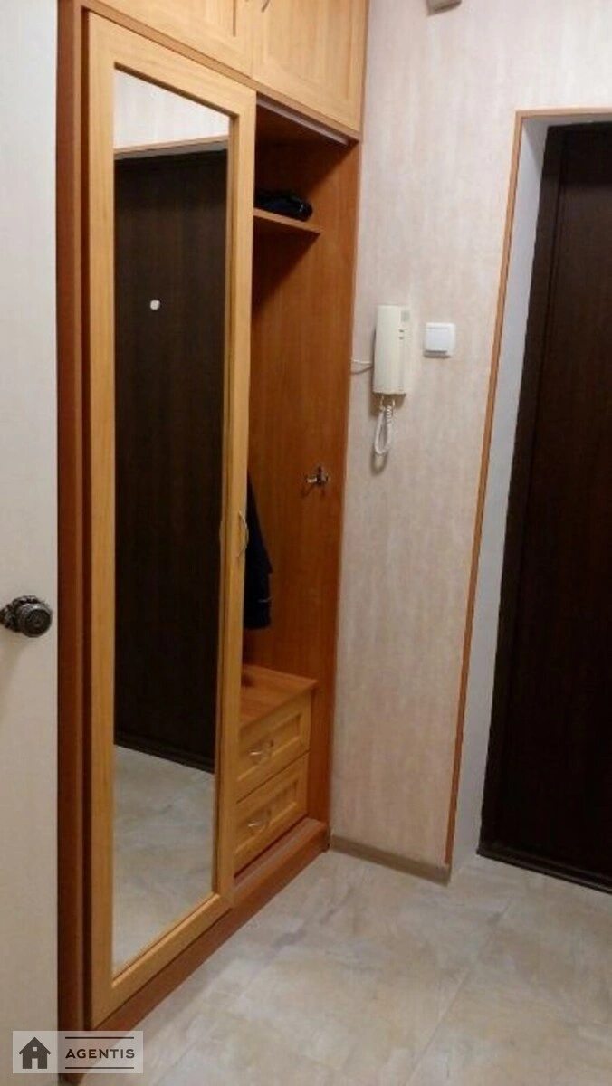 Здам квартиру 1 кімната, 36 m², 3 пов./9 поверхів. 12, Гусовського 12, Київ. 