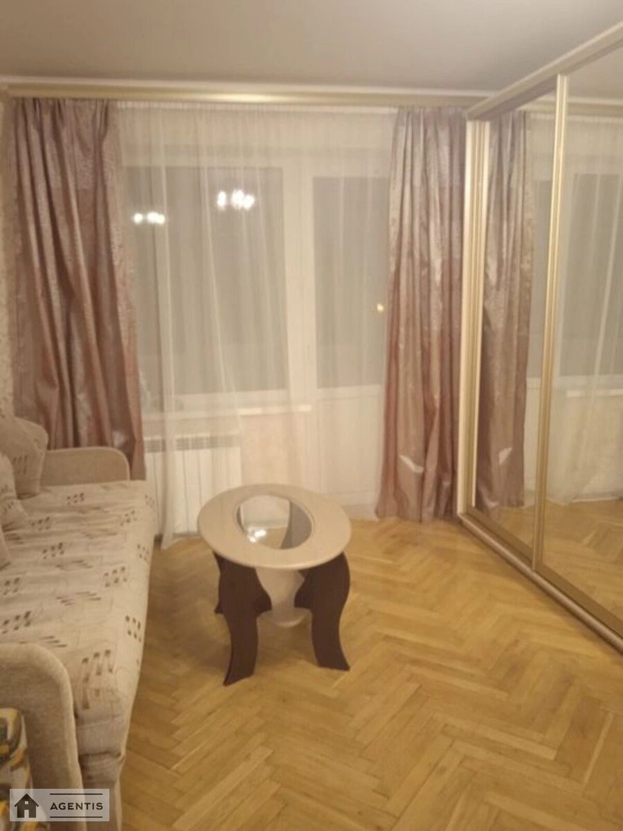 Здам квартиру 1 кімната, 36 m², 3 пов./9 поверхів. 12, Гусовського 12, Київ. 