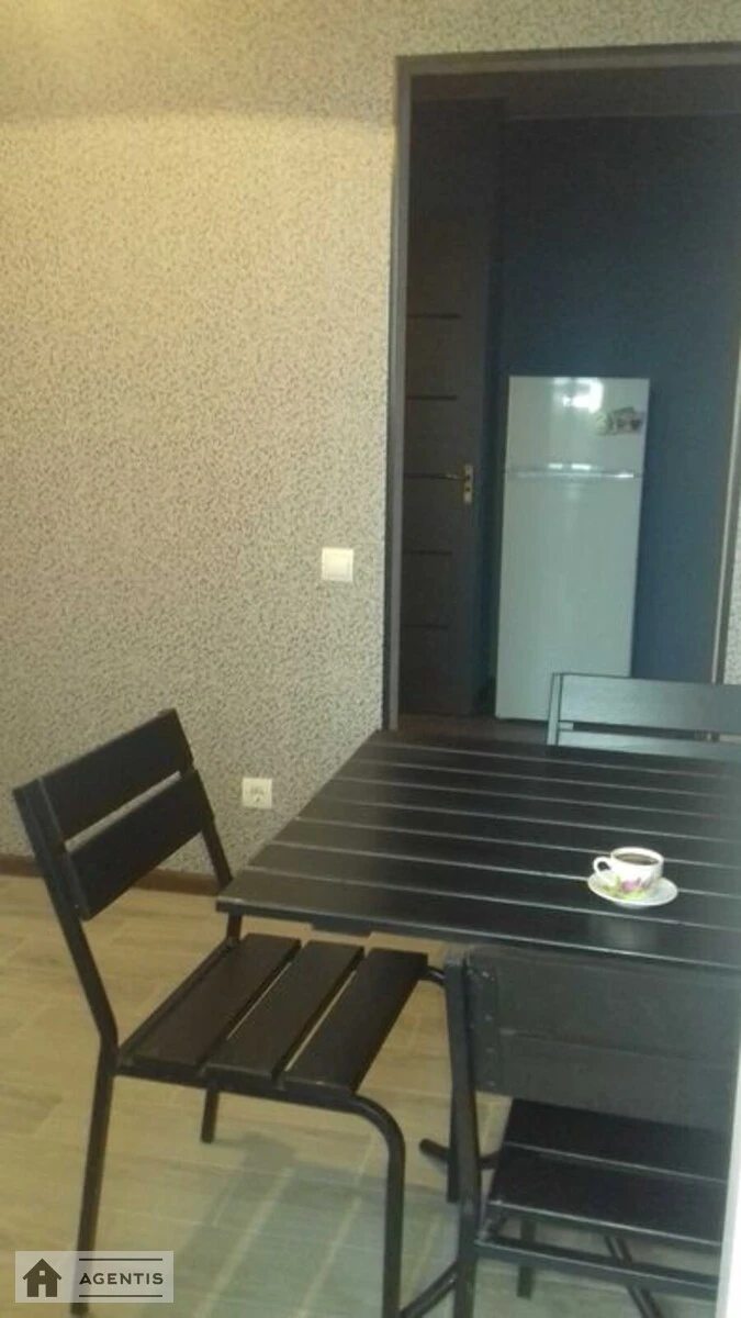 Apartment for rent 2 rooms, 60 m², 18th fl./26 floors. 15, Solomiyi Krushelnytskoyi vul., Kyiv. 