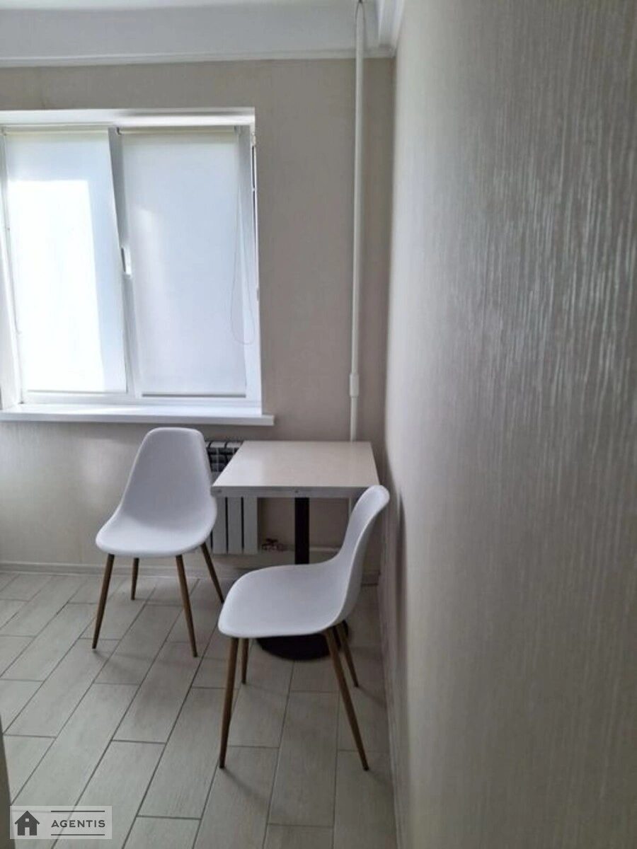 Apartment for rent 1 room, 35 m², 7th fl./9 floors. 2, Isaakyana 2, Kyiv. 