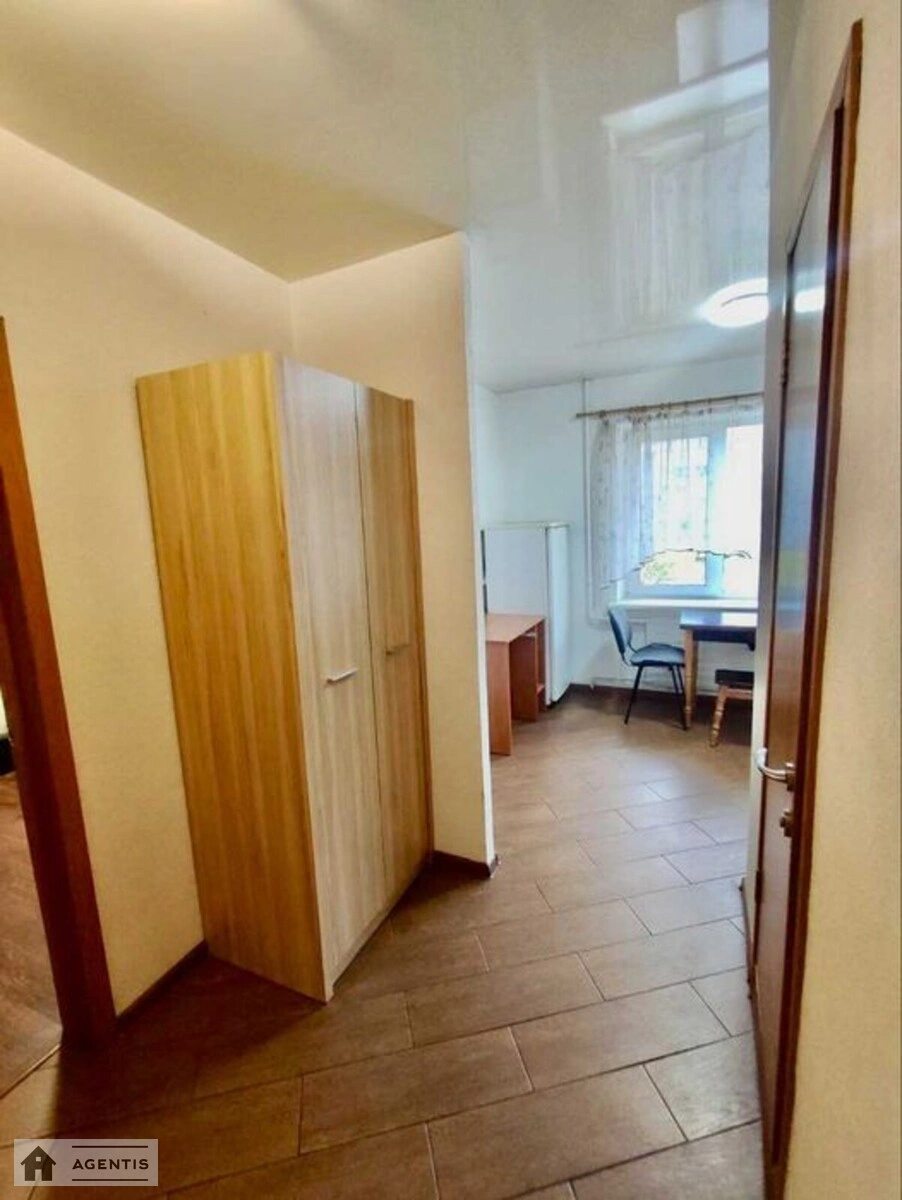 Apartment for rent 1 room, 36 m², 3rd fl./9 floors. 18, Pivnichna 18, Kyiv. 