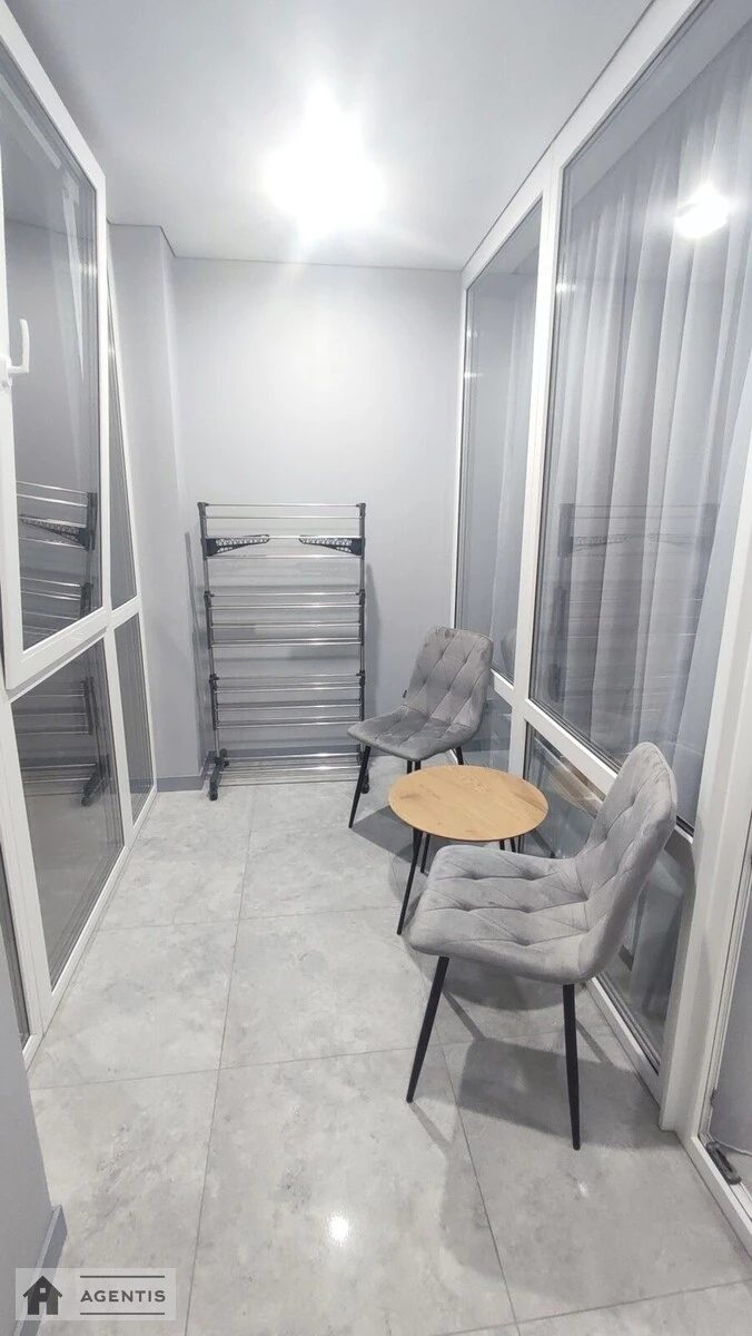 Сдам квартиру 1 комната, 44 m², 23 эт./26 этажей. Олександра Олеся вул., Киев. 