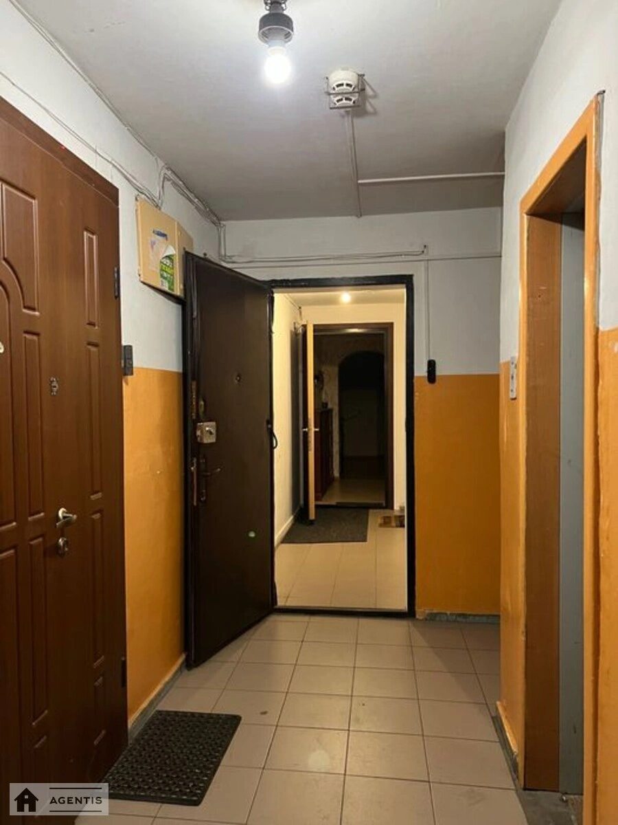 Здам квартиру 3 кімнати, 78 m², 11 пов./12 поверхів. Івана Маряненка пров., Київ. 