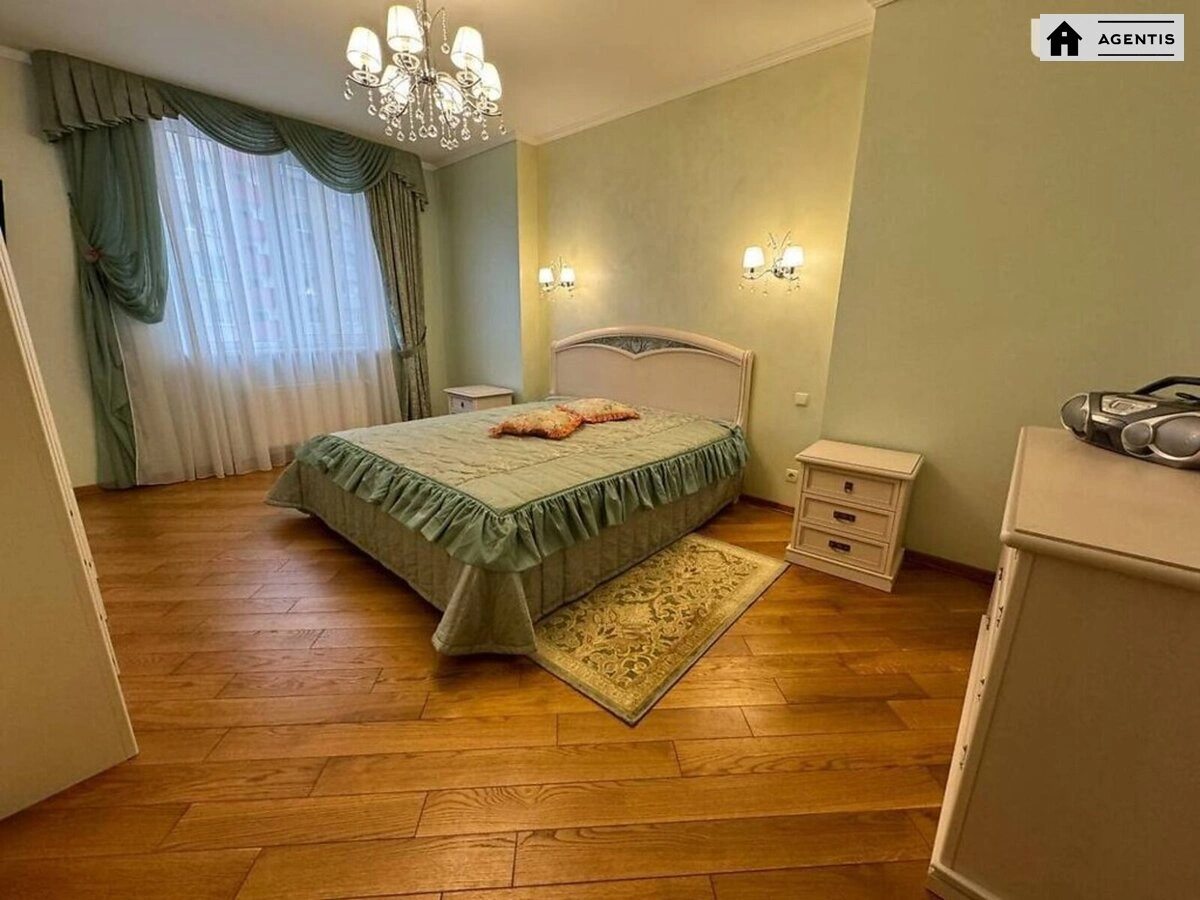 Сдам квартиру 3 комнаты, 103 m², 6 эт./16 этажей. 3, Степана Рудницького вул., Киев. 