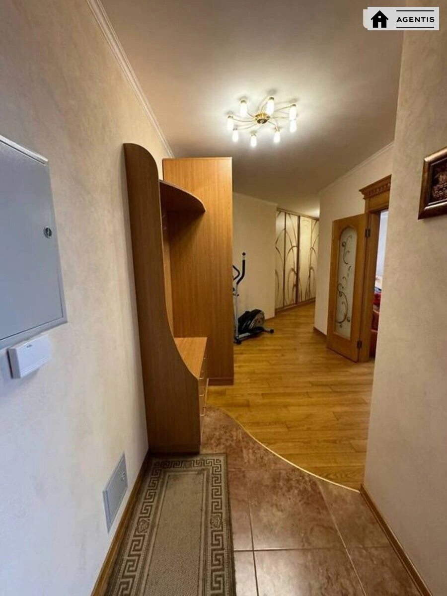 Сдам квартиру 3 комнаты, 103 m², 6 эт./16 этажей. 3, Степана Рудницького вул., Киев. 