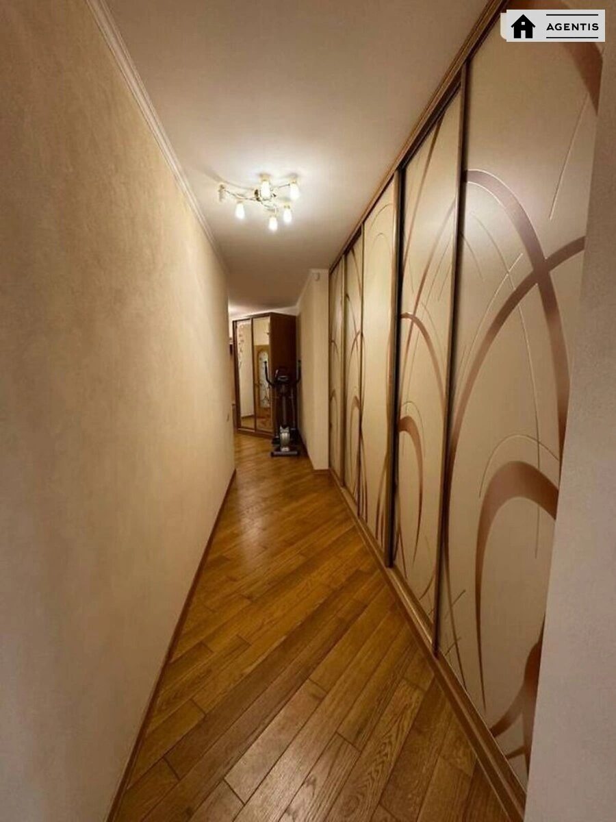 Apartment for rent 3 rooms, 103 m², 6th fl./16 floors. 3, Stepana Rudnytskoho vul., Kyiv. 