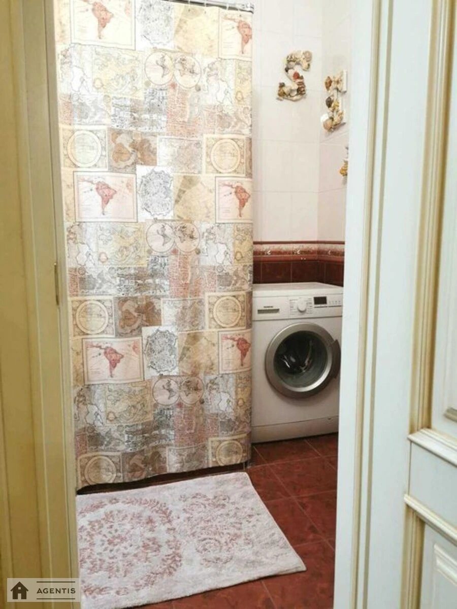 Сдам квартиру 2 комнаты, 67 m², 11 эт./14 этажей. 7, Вишняковская 7, Киев. 