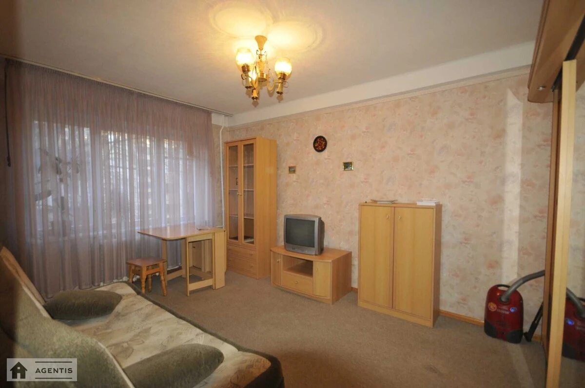 Apartment for rent 2 rooms, 45 m², 3rd fl./5 floors. Danyla Shcherbakivskoho vul. Shcherbakova, Kyiv. 