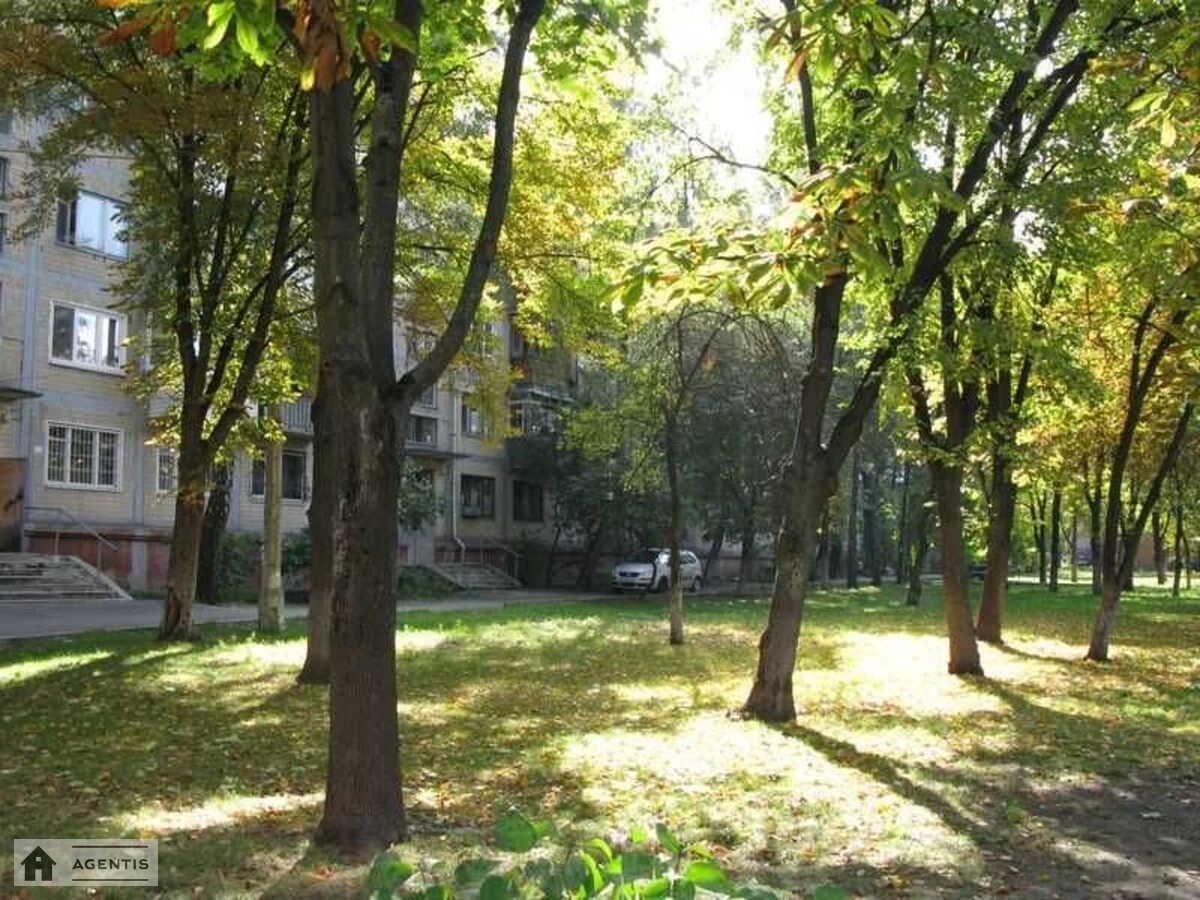 Apartment for rent 2 rooms, 45 m², 3rd fl./5 floors. Danyla Shcherbakivskoho vul. Shcherbakova, Kyiv. 