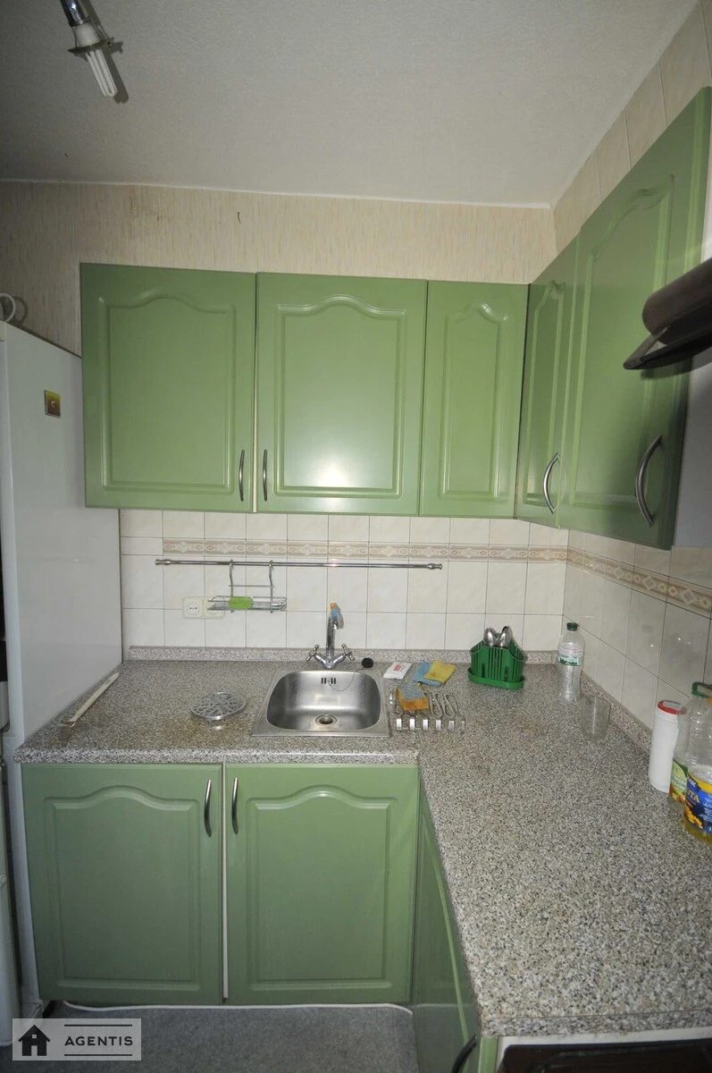 Apartment for rent 2 rooms, 45 m², 3rd fl./5 floors. Danyla Shcherbakivskoho vul. Shcherbakova, Kyiv. 