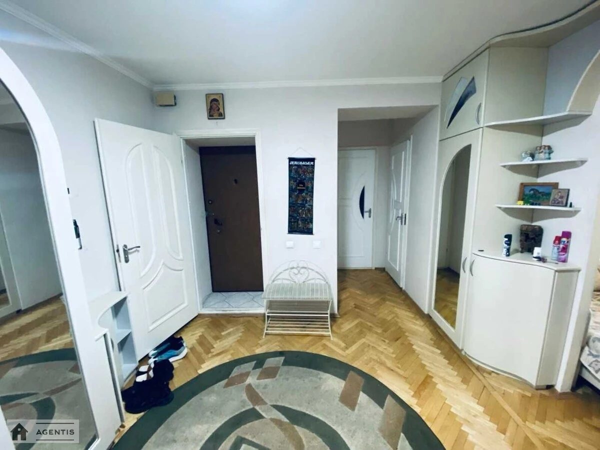 Apartment for rent 3 rooms, 81 m², 11th fl./18 floors. 20, Sribnokilska 20, Kyiv. 