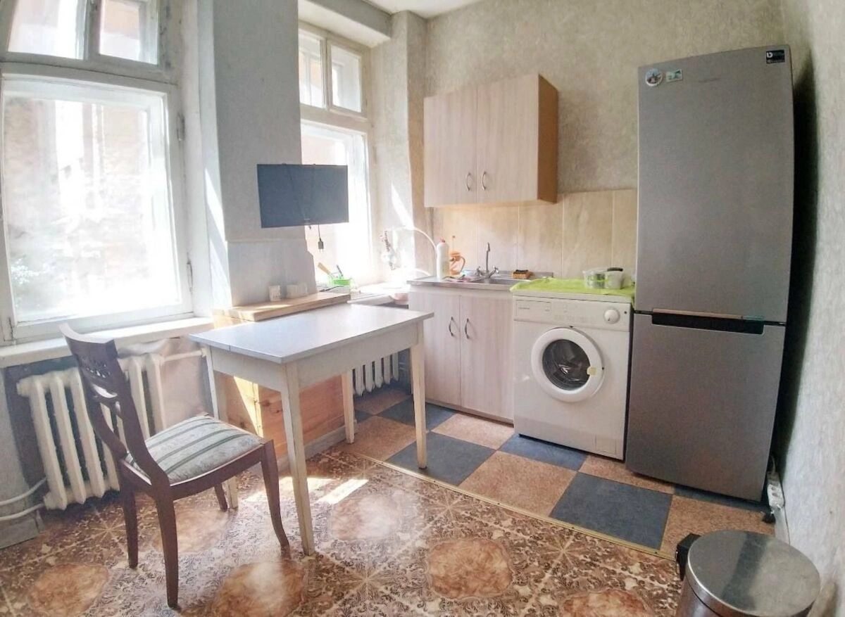 Сдам квартиру 2 комнаты, 65 m², 2 эт./5 этажей. 4, Митрофана Довнар-Запольського вул. (Запольського), Киев. 