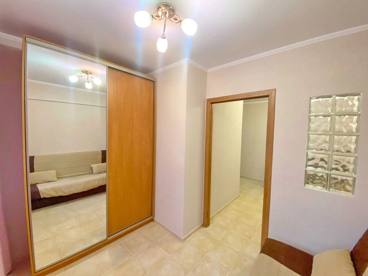 Продаж квартири 1 кімната, 32 m², 1 пов./5 поверхів. 3, Академіка Стражеско вул., Київ. 