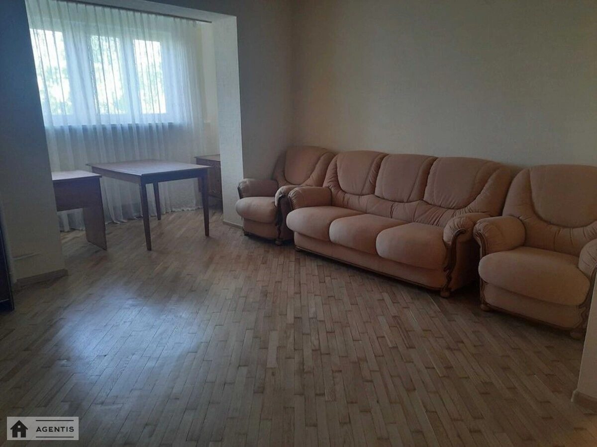 Здам квартиру 2 кімнати, 72 m², 3 пов./17 поверхів. 38, Петра Григоренка просп., Київ. 