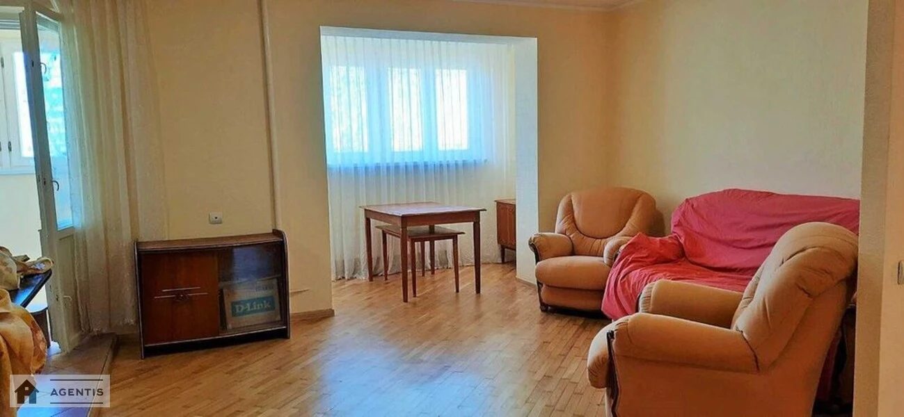 Здам квартиру 2 кімнати, 72 m², 3 пов./17 поверхів. 38, Петра Григоренка просп., Київ. 