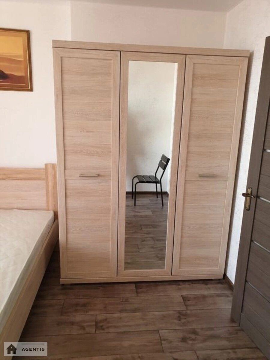 Здам квартиру 2 кімнати, 60 m², 18 пов./26 поверхів. Соломії Крушельницької вул., Київ. 