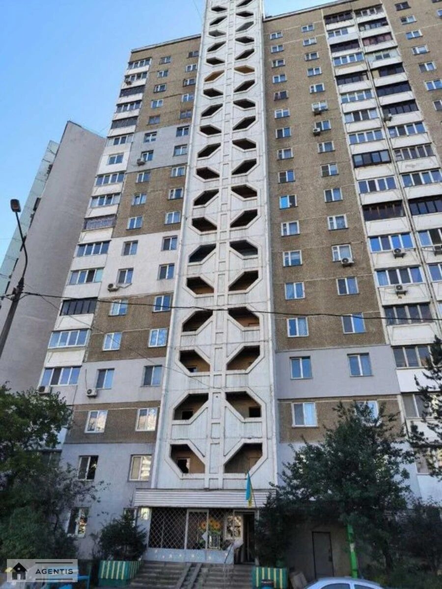 Здам квартиру 3 кімнати, 71 m², 15 пов./17 поверхів. 21, Анни Ахматової вул., Київ. 