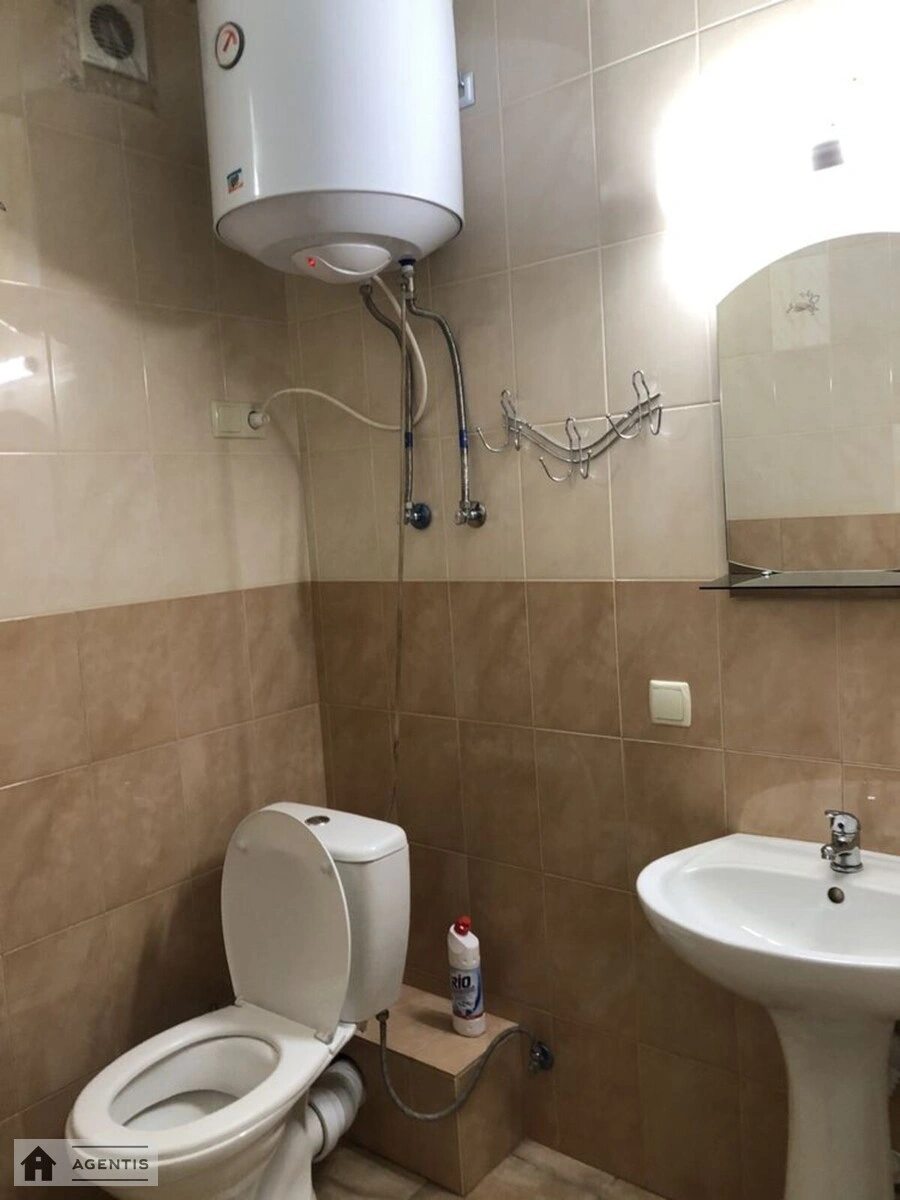 Здам квартиру 1 кімната, 45 m², 9 пов./25 поверхів. 15, Соломії Крушельницької вул., Київ. 