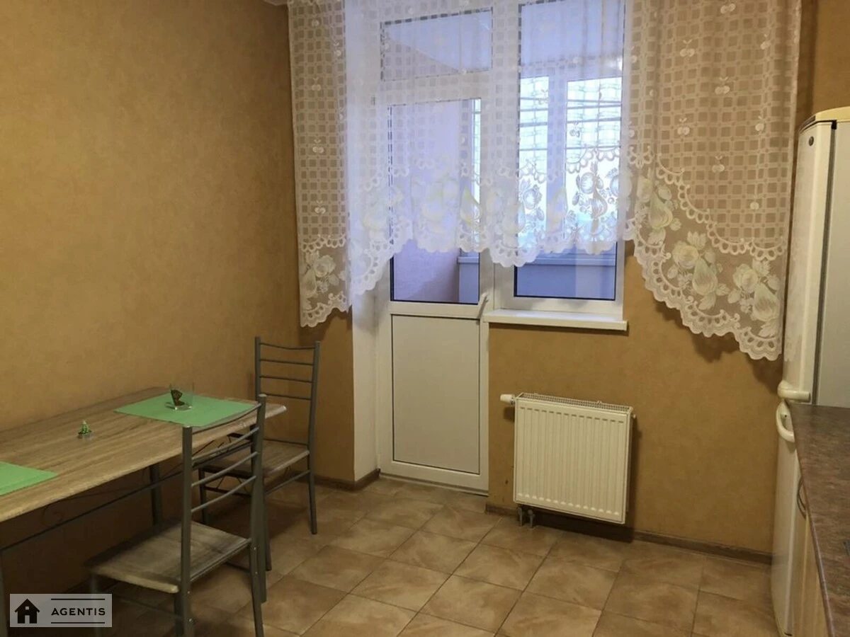 Здам квартиру 1 кімната, 45 m², 9 пов./25 поверхів. 15, Соломії Крушельницької вул., Київ. 