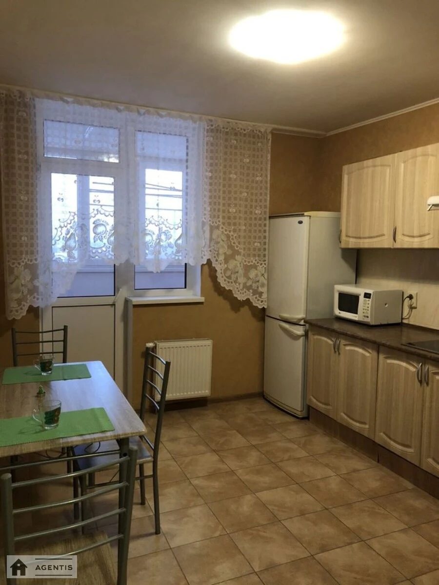 Здам квартиру 1 кімната, 45 m², 9 пов./25 поверхів. 15, Соломії Крушельницької вул., Київ. 