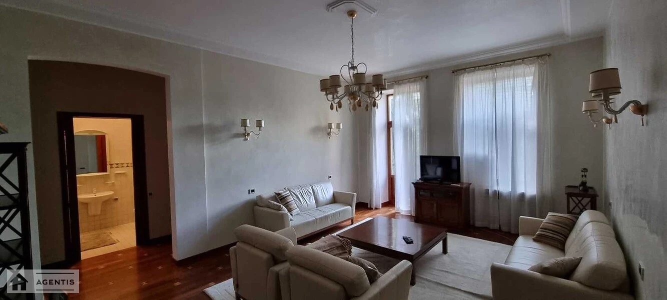 Apartment for rent 3 rooms, 110 m², 3rd fl./5 floors. 2, Andriyivskiy 2, Kyiv. 