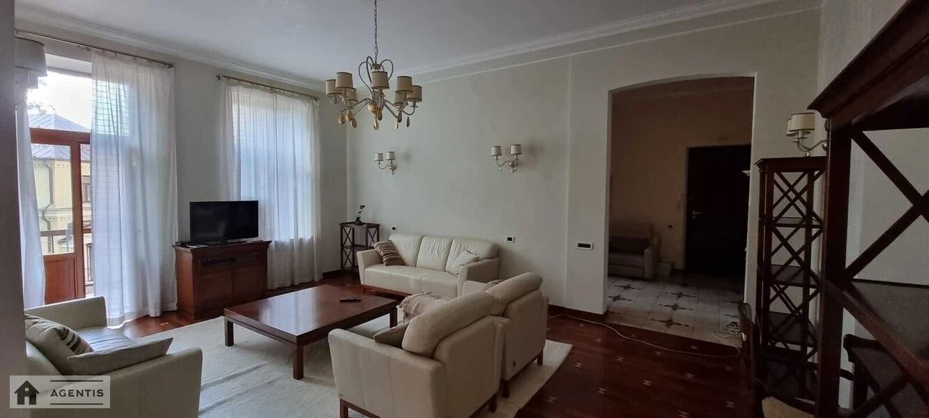 Apartment for rent 3 rooms, 110 m², 3rd fl./5 floors. 2, Andriyivskiy 2, Kyiv. 