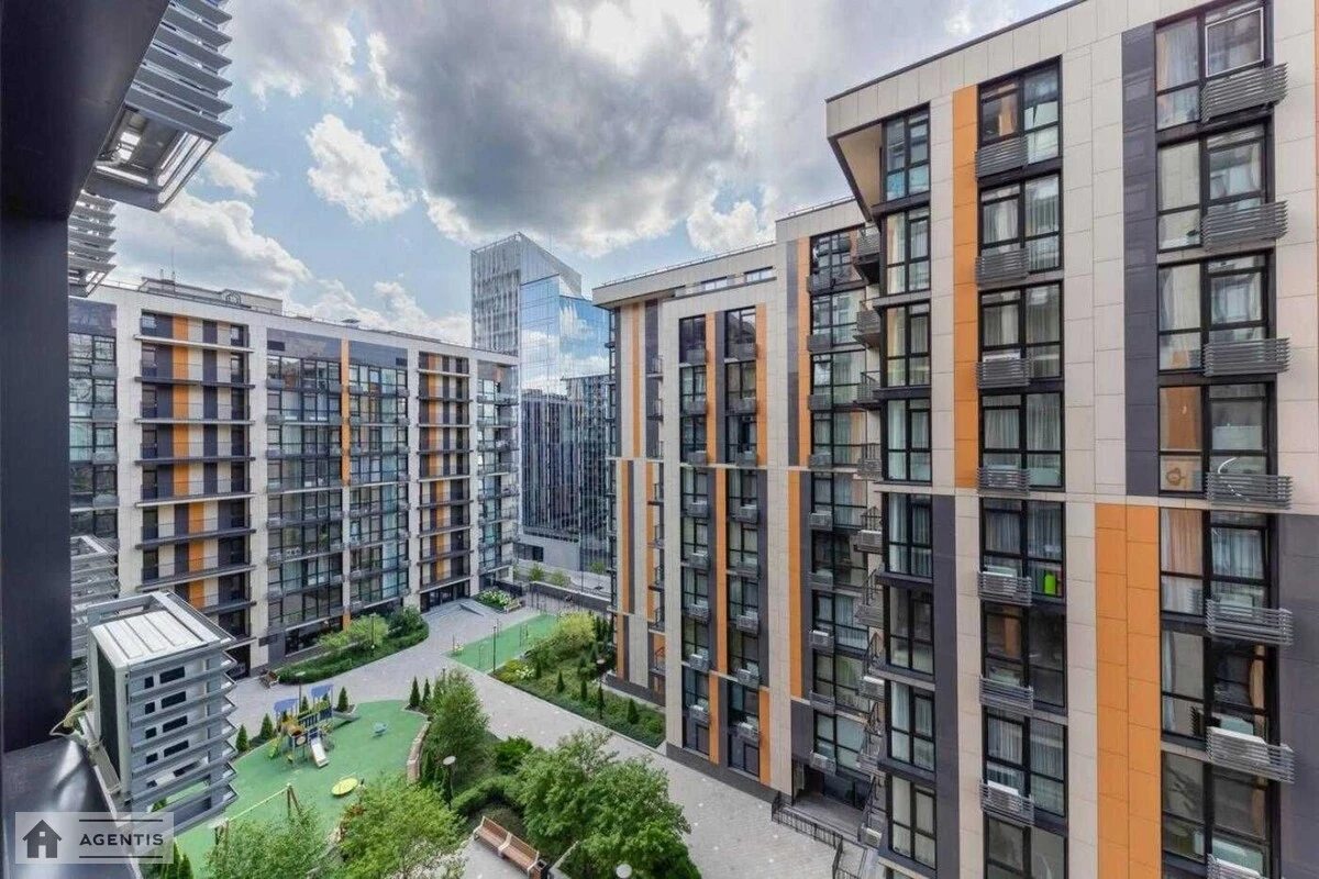 Сдам квартиру 2 комнаты, 50 m², 7 эт./20 этажей. 42, Предславинская 42, Киев. 