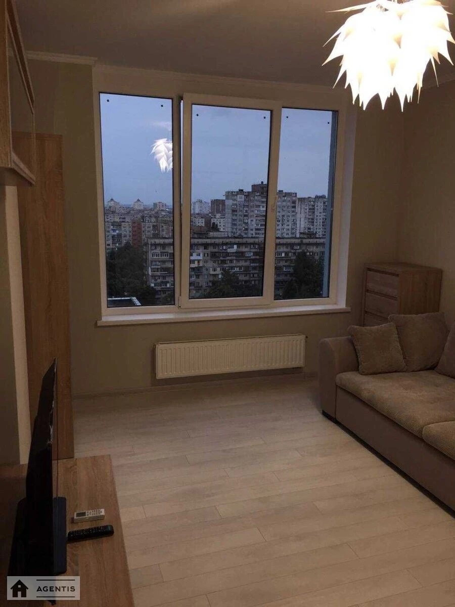 Сдам квартиру 1 комната, 36 m², 13 эт./25 этажей. 6, Богатырская 6, Киев. 