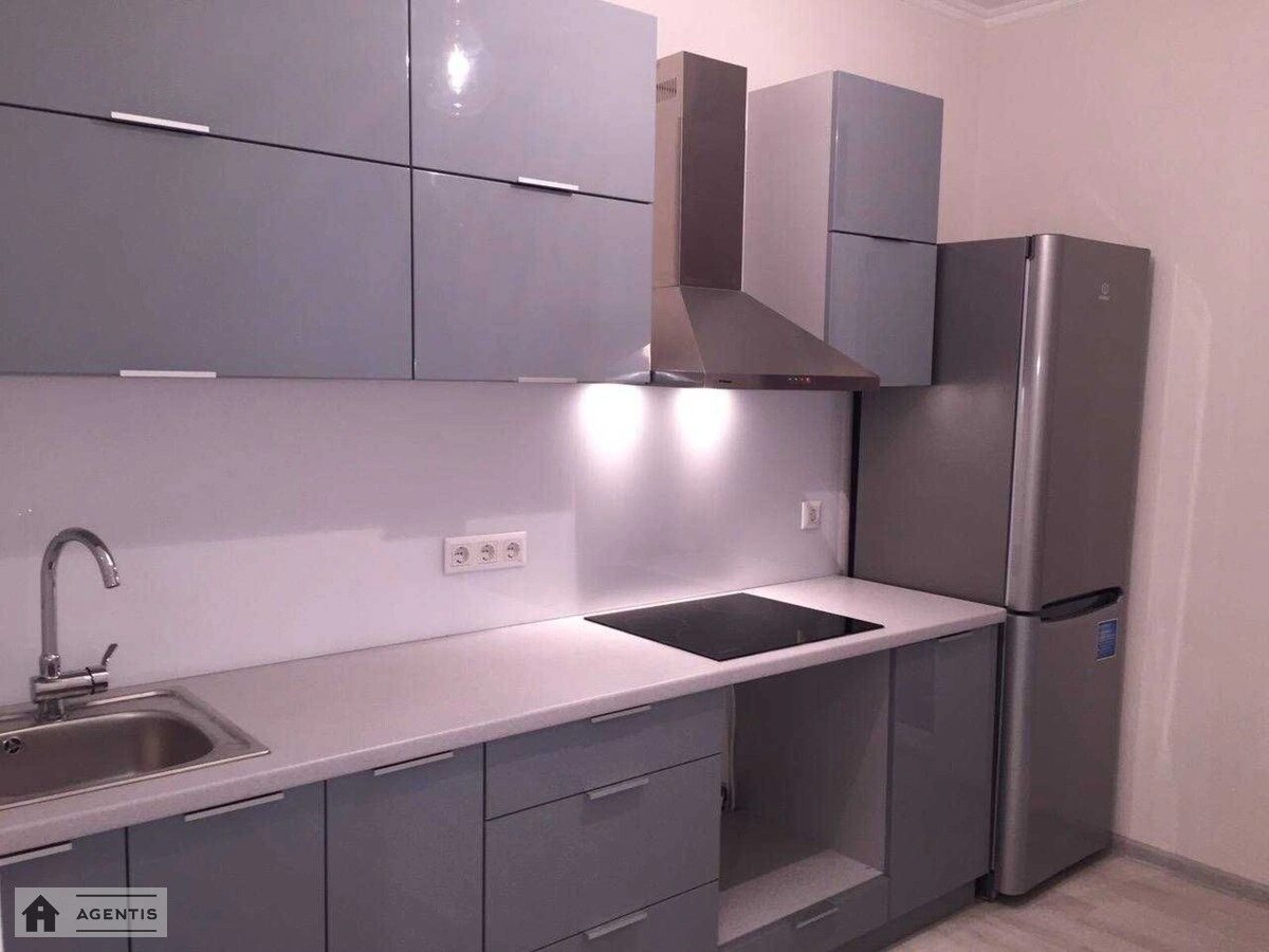 Сдам квартиру 1 комната, 36 m², 13 эт./25 этажей. 6, Богатырская 6, Киев. 