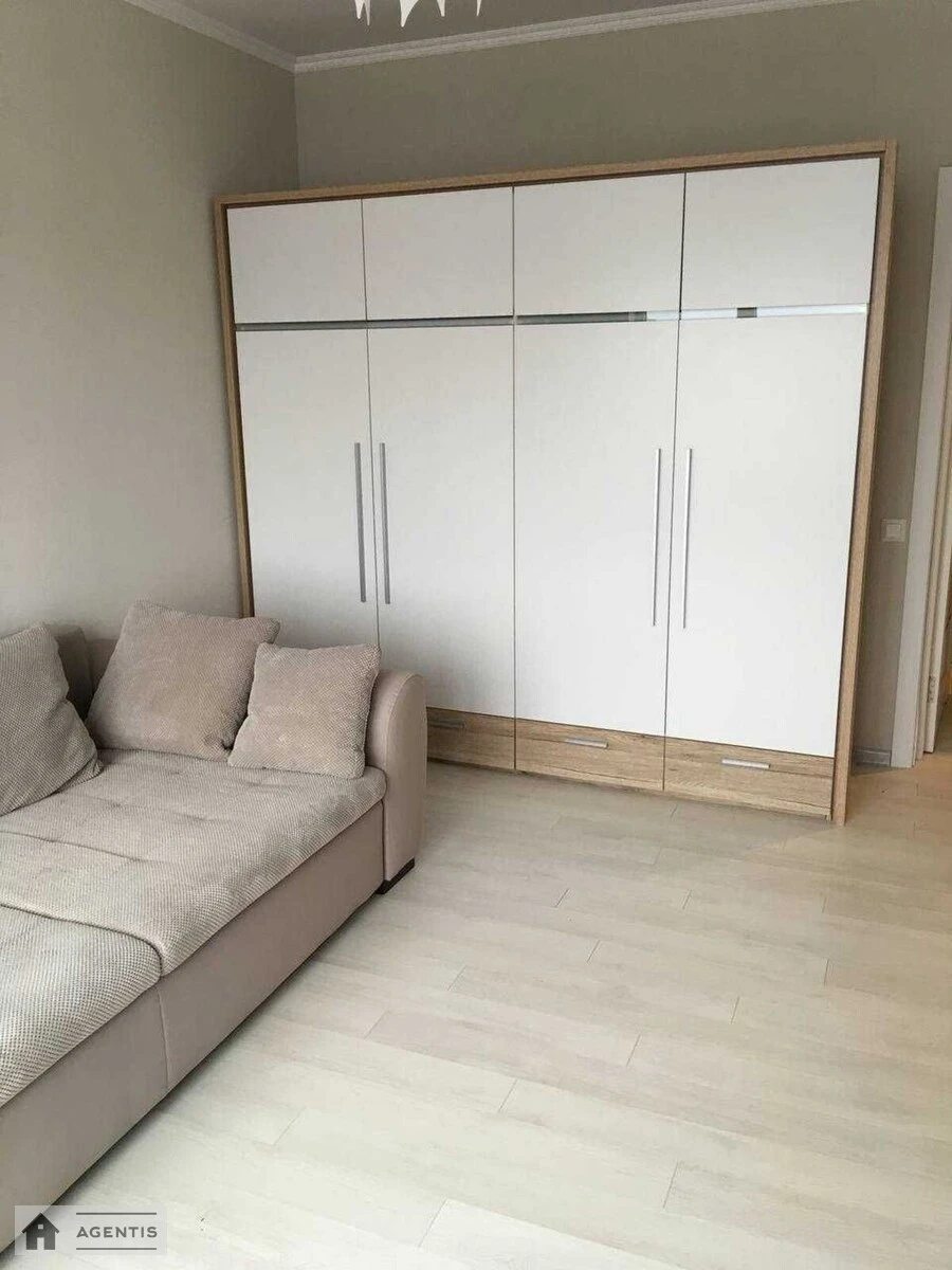 Сдам квартиру 1 комната, 36 m², 13 эт./25 этажей. 6, Богатырская 6, Киев. 