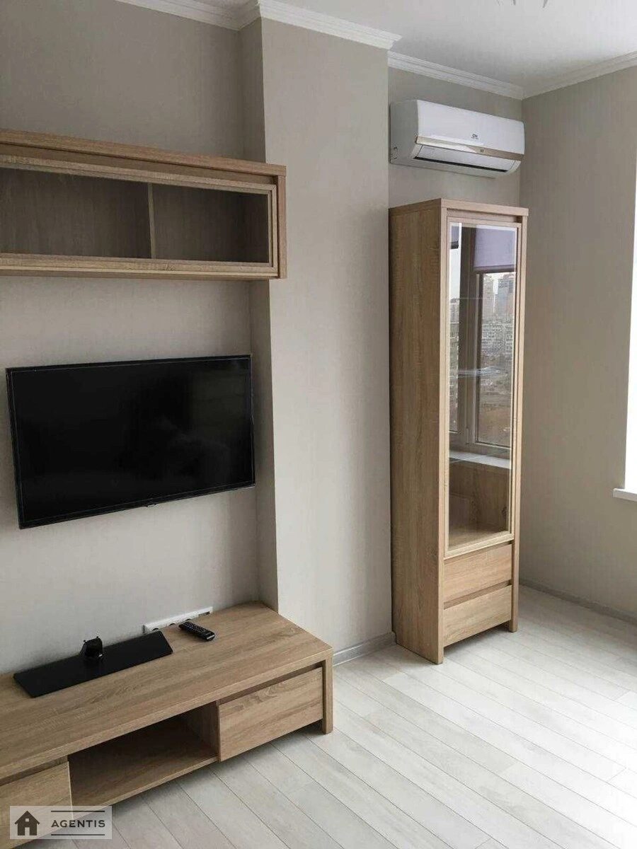 Сдам квартиру 1 комната, 36 m², 13 эт./25 этажей. 6, Богатырская 6, Киев. 