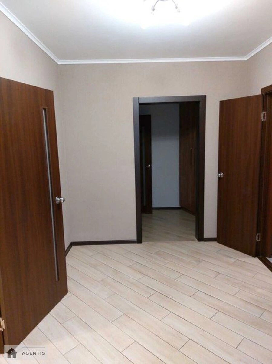 Сдам квартиру 2 комнаты, 70 m², 25 эт./26 этажей. Миколи Закревського вул., Киев. 